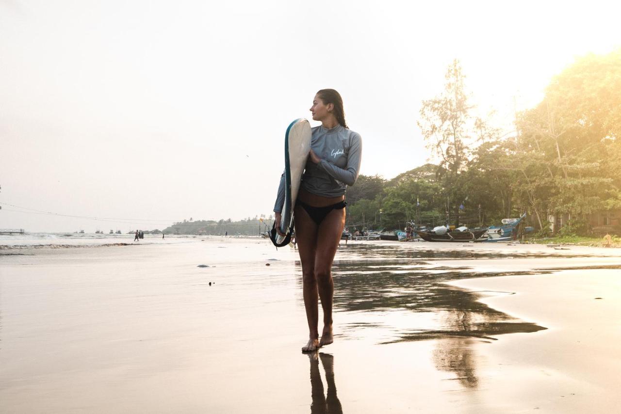 Layback Boutique Surf & Yoga Camp Sri Lanka Hostel Weligama Bagian luar foto
