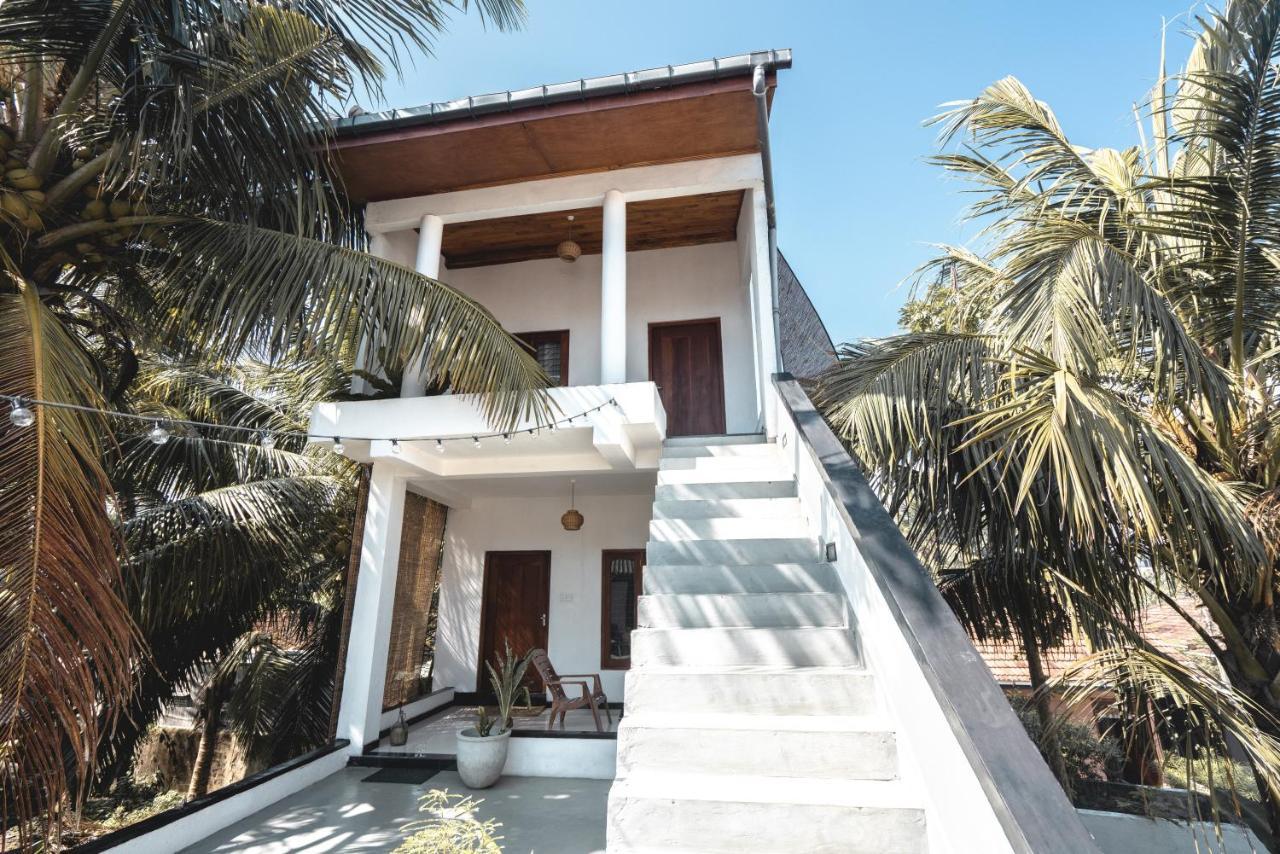 Layback Boutique Surf & Yoga Camp Sri Lanka Hostel Weligama Bagian luar foto