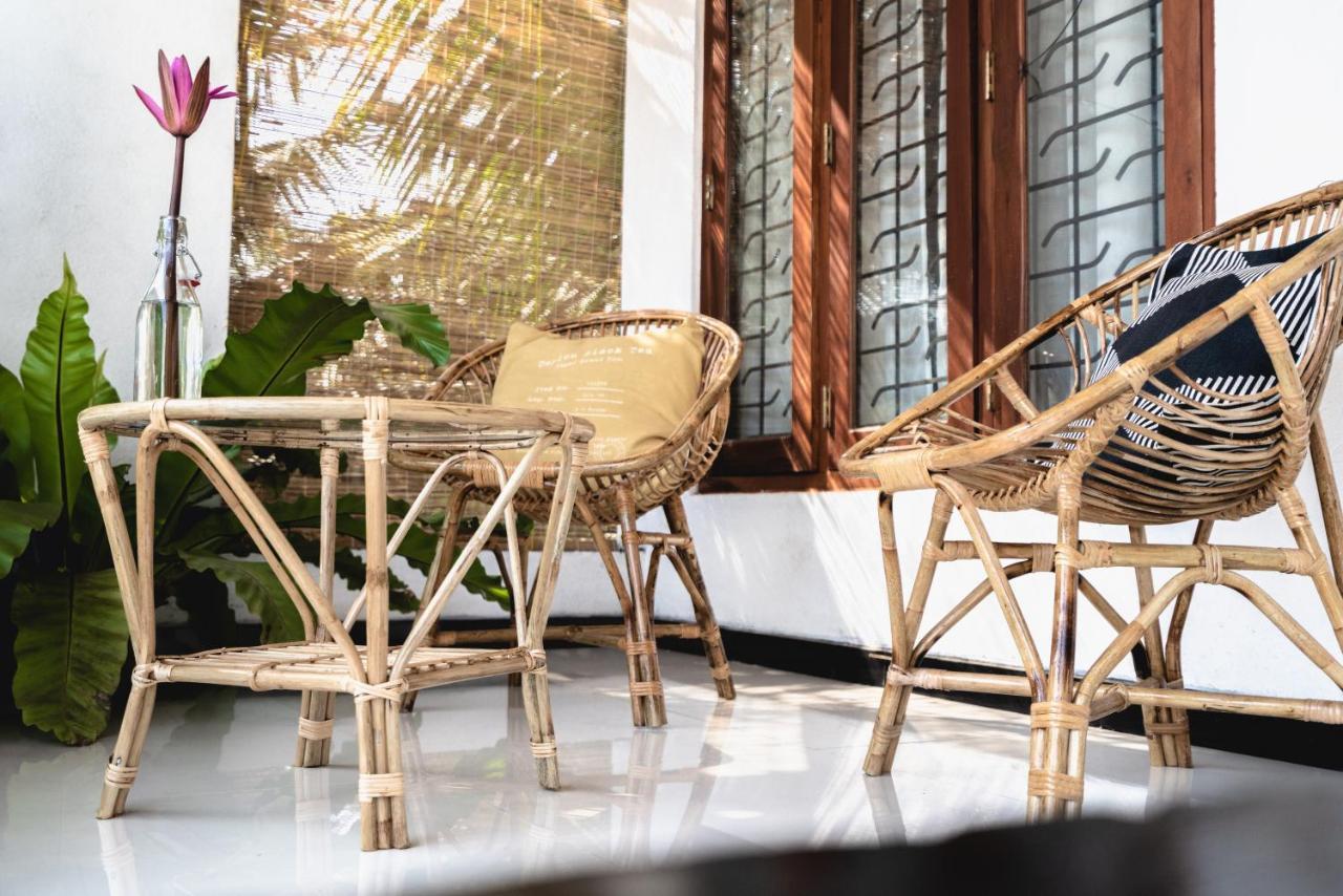 Layback Boutique Surf & Yoga Camp Sri Lanka Hostel Weligama Bagian luar foto
